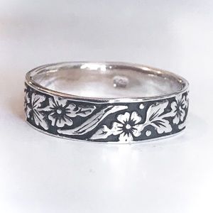 Sterling Silver Flower Ring, 5mm width